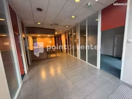 local commercial 225 m²