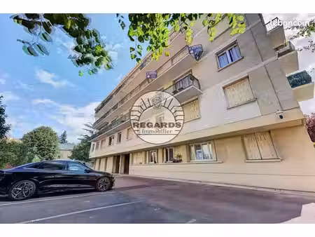 parking/box 13 m² montrouge