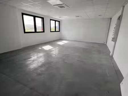 bureau 53 m²