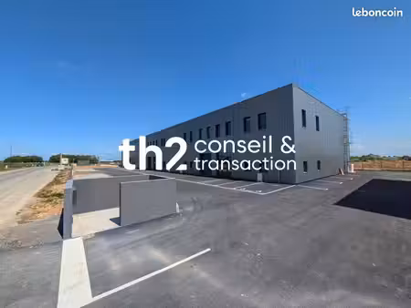 local 1077 m² caen