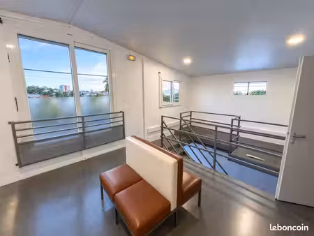 zac la marie - bâtiment industriel -300m2-2 niveaux- belle visibilite
