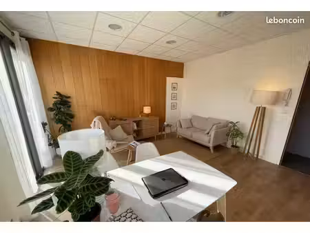 bureau 18m2 lumineux et calme - sous-location les lundis  mardis et mercredis