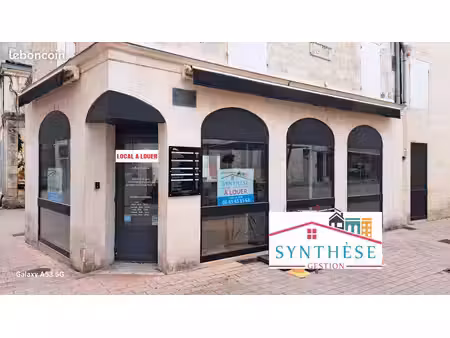 local commercial 100 m² saintes