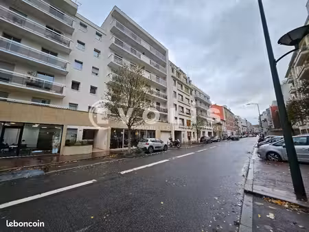 bureaux 71 m²