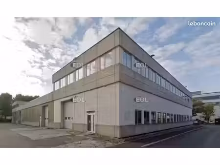 local bureaux 721 m²