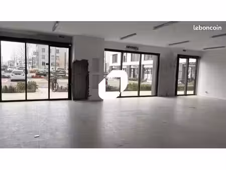 local commercial 199 m²