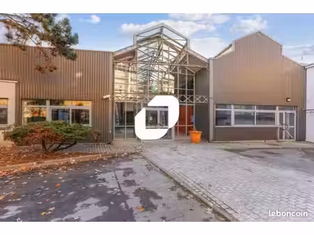 local d'activité 2 893 m²