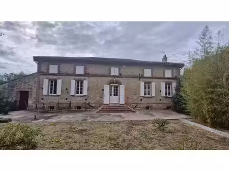 maison de maître  charme et potentiel dans un écrin de verdure