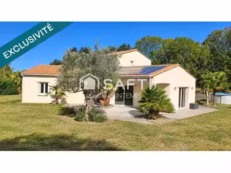 maison 200 m² - 4 000 m² terrain - 3 ch. bureau