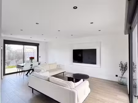 maison neuve 2025 – 3 chambres – terrain d’environ 350 m² – saint-laurent-d’arce