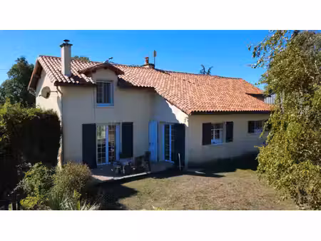 maison usson du poitou 8 pièce(s) 173 m2