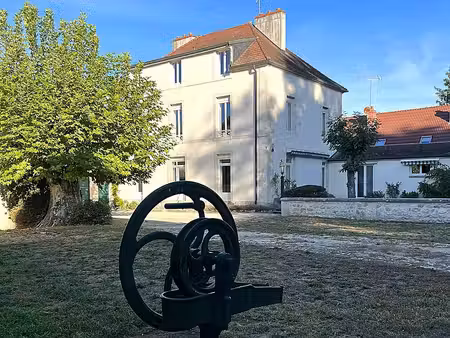 au cœur d’arc-sur-tille  une maison bourgeoise de la fin du xixᵉ siècle  sept chambres et 