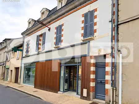 bâtiment 300 m²