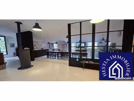 maison 8 pièces 357 m²