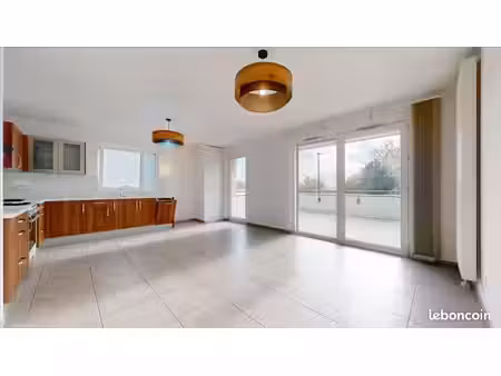 appartement 3 pièces 65 m²