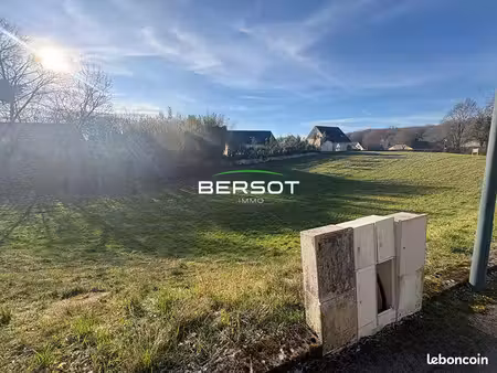 terrain 684 m² saint vit