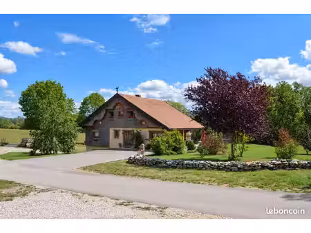 propriété 156 m² – 33 ares dont 10 constructibles – pays de montbenoît
