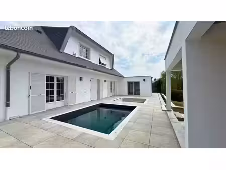 maison 6 pièces 220 m²