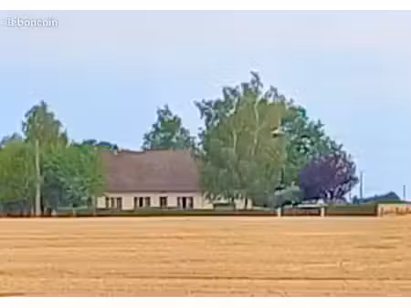 maison 160 m2 sur 1800m2 proche manou