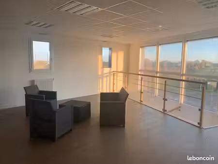 bureaux 74 m² milizac guipronvel