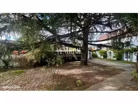 maison 7 pièces 211 m²