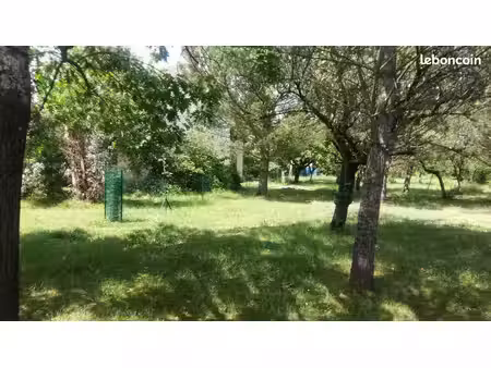 terrain 636 m² donneville