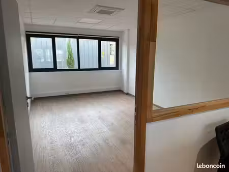 location bureaux 72m2