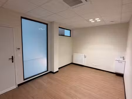 bureau / salle de consultation à louer dans cabinet de kinésithérapie