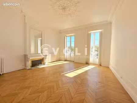 bureaux 101 m²