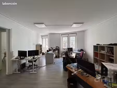 local bureaux 140 m²