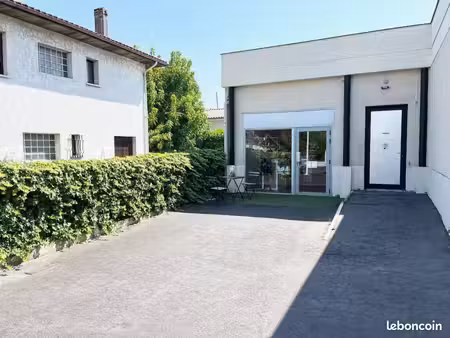 local commercial 51 m² gradignan