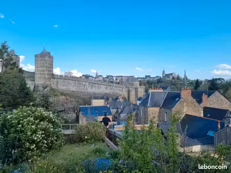 maison de caractère avec vue sur le château de fougères