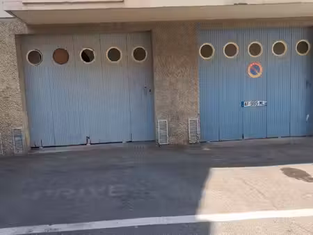 loue garage 32 m2