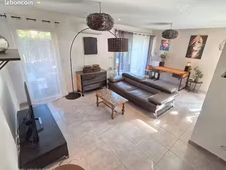 appartement 82m2 avec terrasse et garage