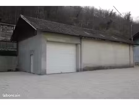 entrepôt 100 m²