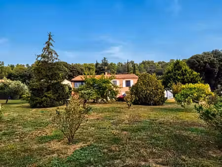 maison regusse 4 pièce(s) 115 m2 avec piscine et garage