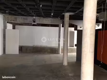 local commercial 210 m²