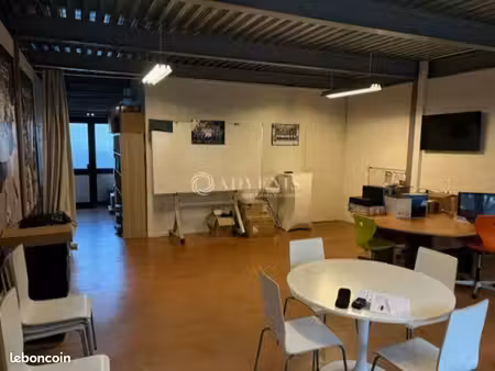 local commercial 65 m²