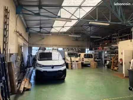local d'activité 384 m²