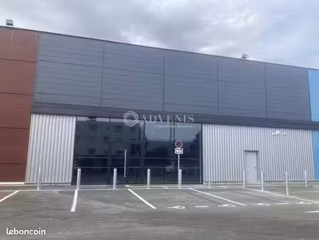 local commercial 812 m²