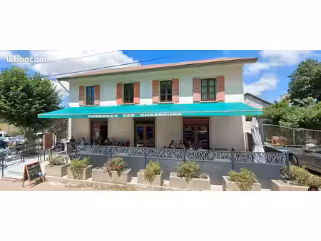 propriété 8 pièces 300 m²