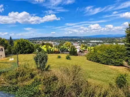 terrain 1 670 m² domarin