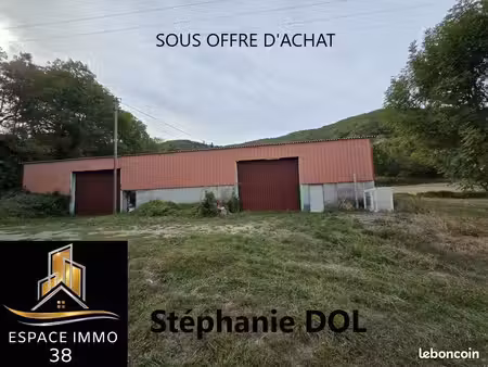 local 400 m² saint-martin-de-la-cluze