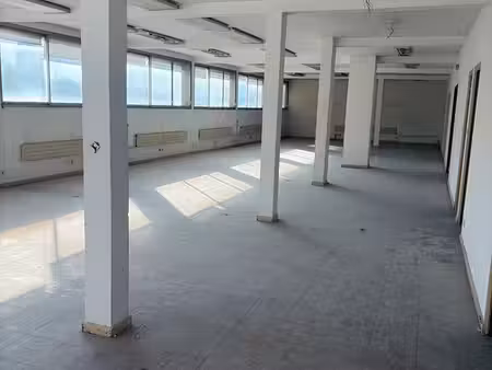 bureaux ou local de 600 m² saint-quentin-fallavier