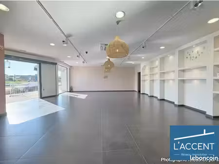 local 153 m² lunel