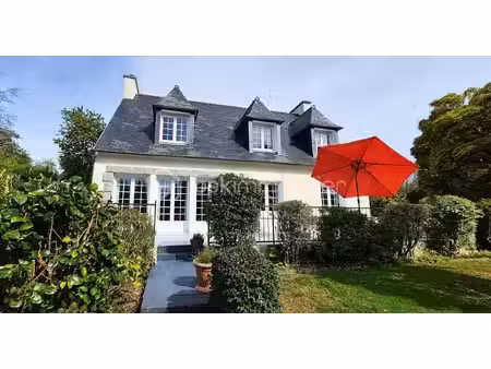maison traditionnelle de 148 m² à huelgoat