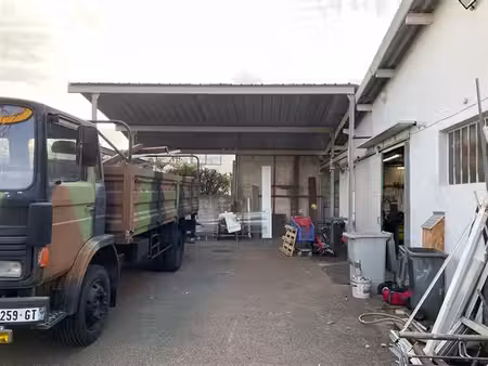 location local d'activités vaulx en velin 160 m²