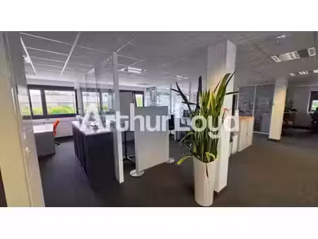 location local d’activités carpiquet 14650 4112m²