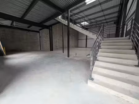 location local d’activités oissel sur seine 76350 242m²