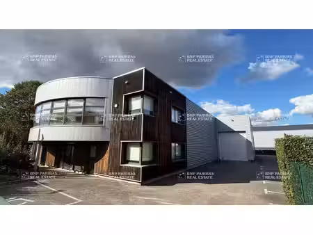 location local d’activités magny-les-hameaux 78114 1040m²